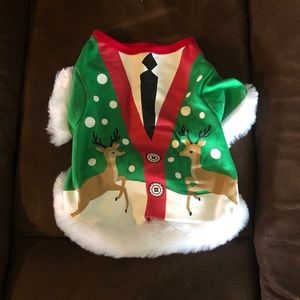 Dog holiday T-shirt with fuzzy arm and waist